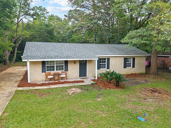 3rd image of 5139 Guinevere Dr