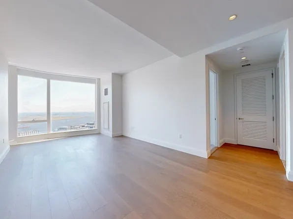 240 Devonshire St #5009, Boston, MA 02110