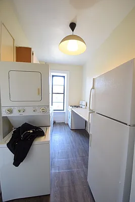 Rented by Rolling Stone Realty LLC | media 17