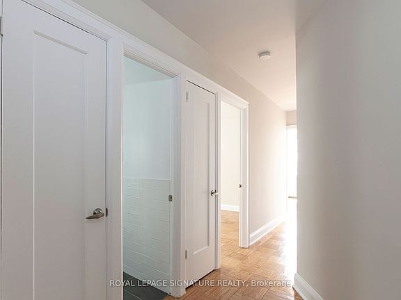 3rd image of 394 Avenue Rd #402