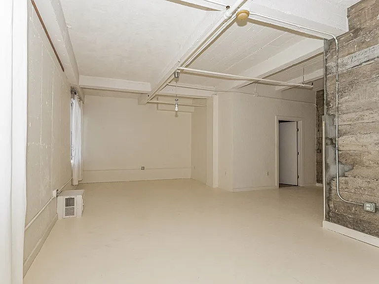 3240 Peralta St #10 — Photo 14