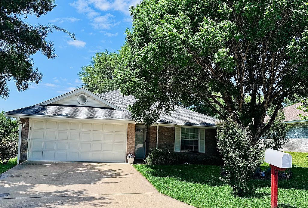 3407 Churchhill Dr - Property Image