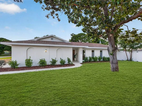 6649 Pinellas Point Dr S, Saint Petersburg, FL 33712