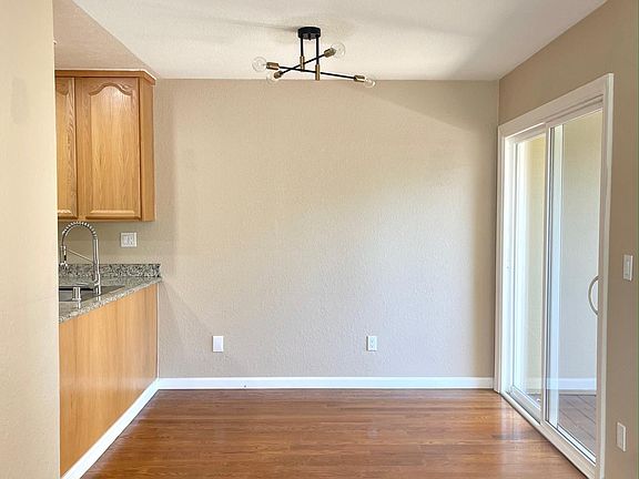 2nd image of 3571 Ivalynn Pl