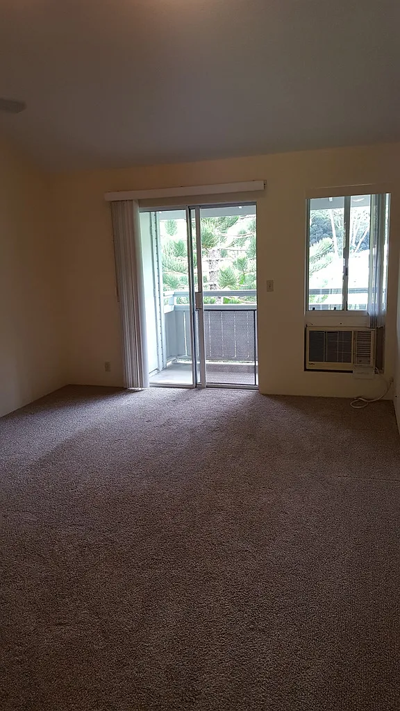 2 bed, 724 sqft, $2,400 — Photo 1