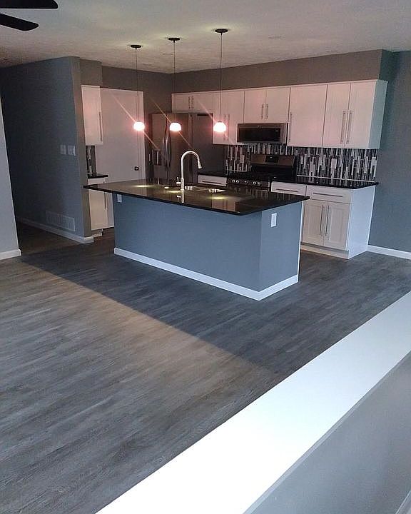 1st image of 7955 Independence Dr APT B