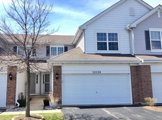 32520 N Rushmore Ave, Lakemoor, IL 60051
