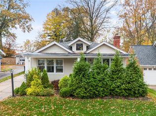 1620 Sunview Rd, Lyndhurst, OH 44124