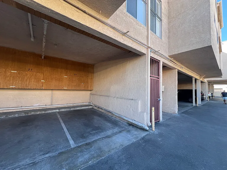 5429 Newcastle Ave #313 — Photo 10