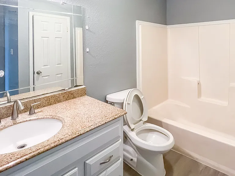 200 Uhland Rd — Photo 13