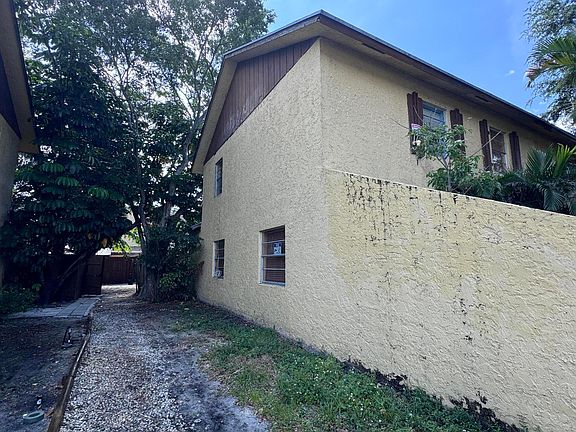 3rd image of 4346 NW 4th Avenue