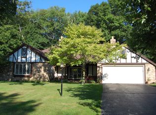 5540 College Point Ct, Racine, WI 53402