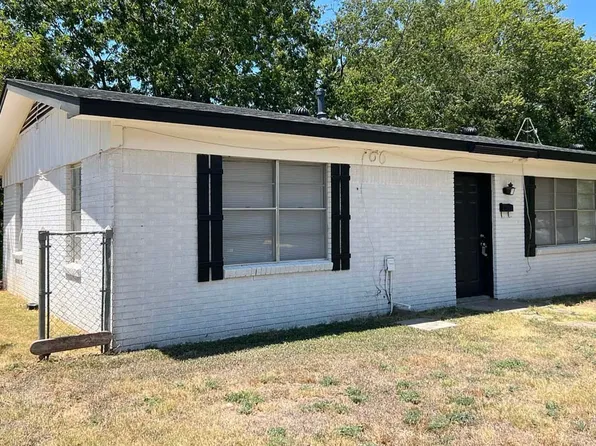 311 N 19th St #B, Gatesville, TX 76528