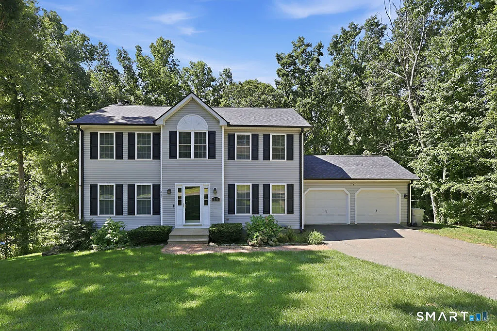 3 bed, 2.5 bath, 2516 sqft, $3,500 — Photo 1