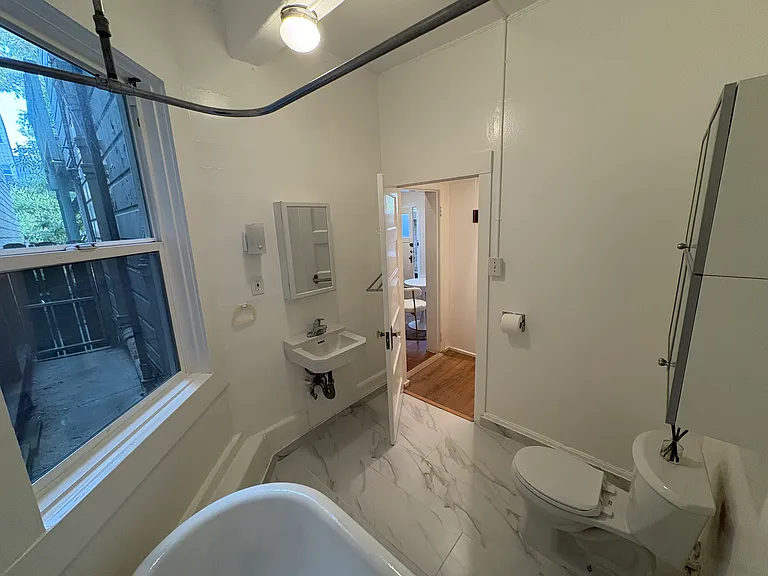 1215 6th Ave #A — Photo 18