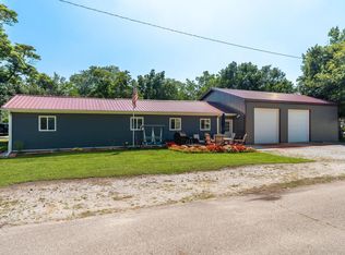 916 N Agnew St, Winamac, IN