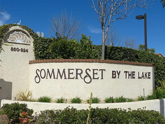 Sommerset By The Lake