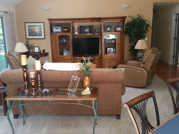 2nd image of 8400 Ashton Ct