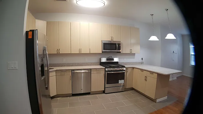 Rented by Sprint Realty | media 14