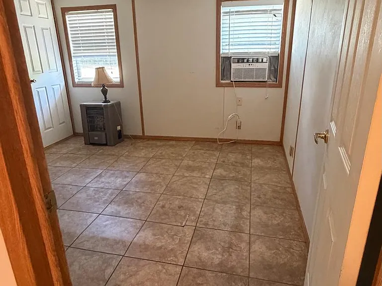 809 N Main St — Photo 6