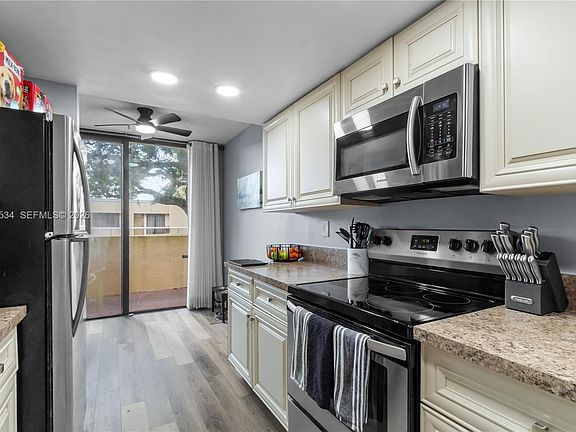 2nd image of 2810 SW 87th Ave APT 918