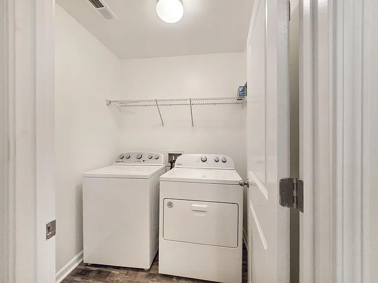 1437 Balvaird Dr — Photo 11