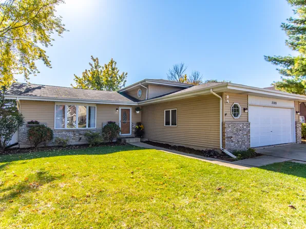 2305 Hess Dr, Crest Hill, IL 60403