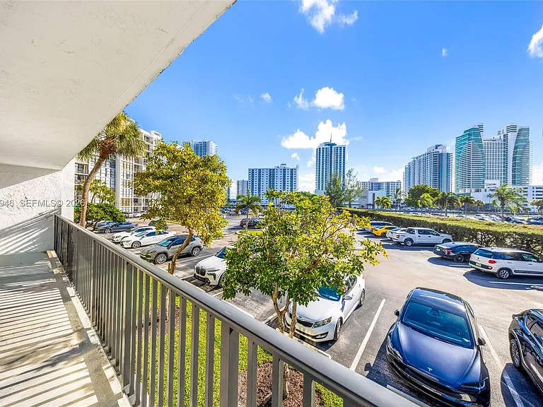 800 Parkview Dr #230 — Photo 19
