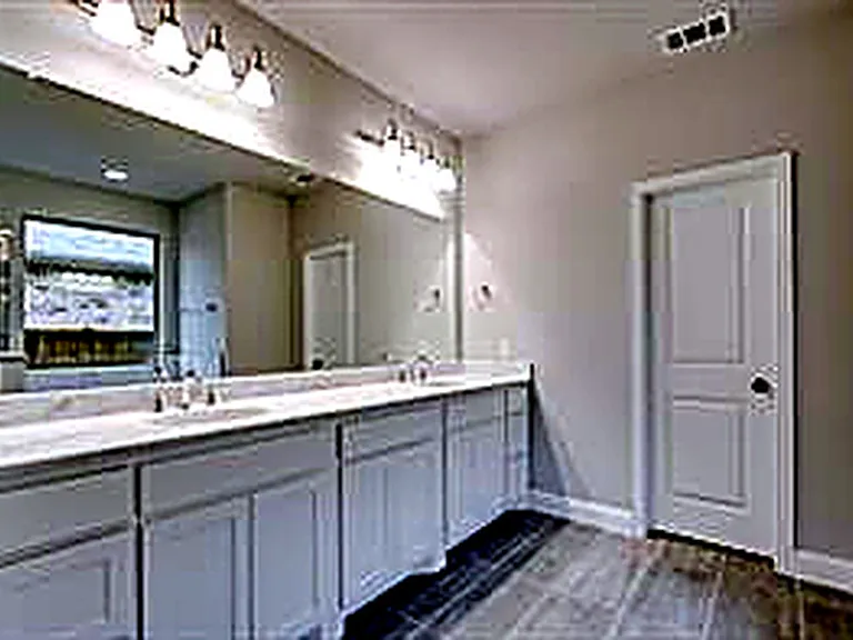 2212 Long Park Ave — Photo 21