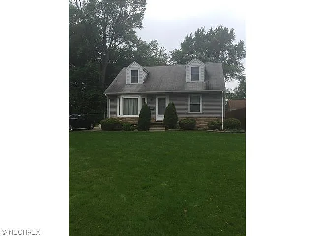 178 Eastland Ave SE photo 1
