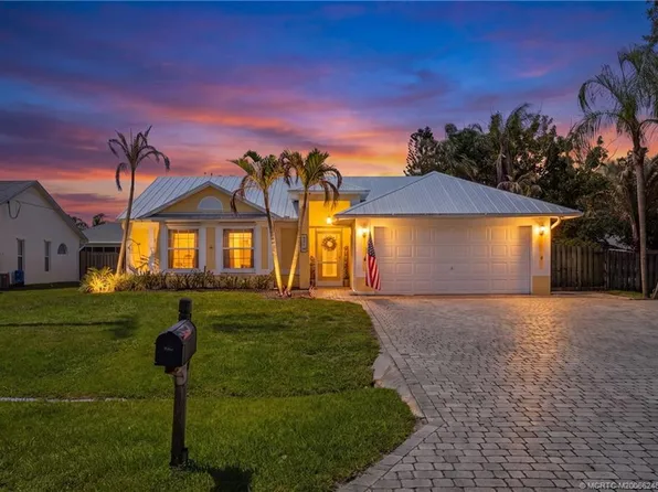 2326 SE Luau Ave, Port Saint Lucie, FL 34952