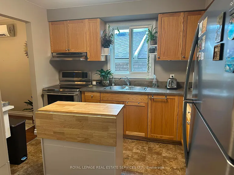 172 Queen St #UPPER — Photo 9