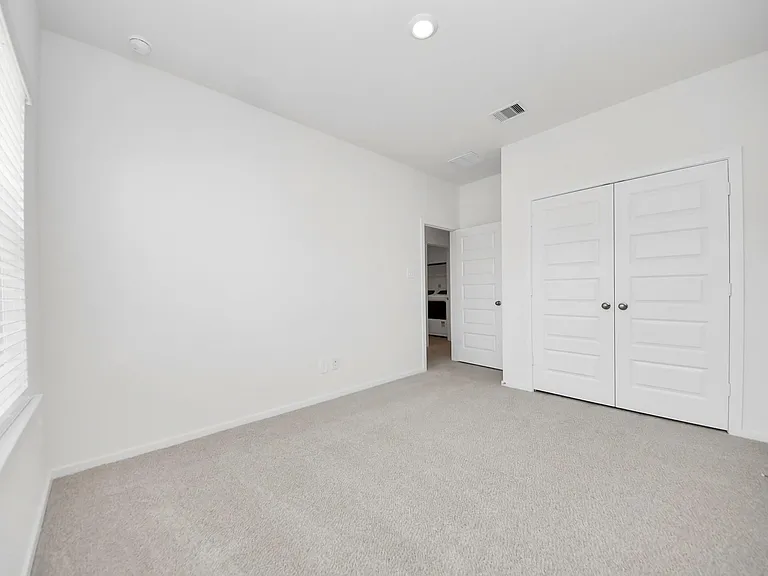 1043 Cedar Place Ln — Photo 17