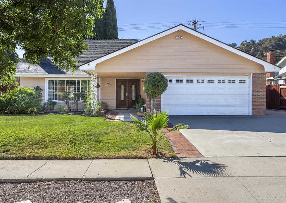 1st image of 2648 Theresa St
