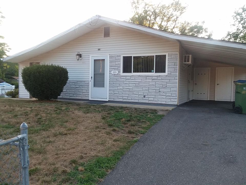 Front of house/Frente de casa