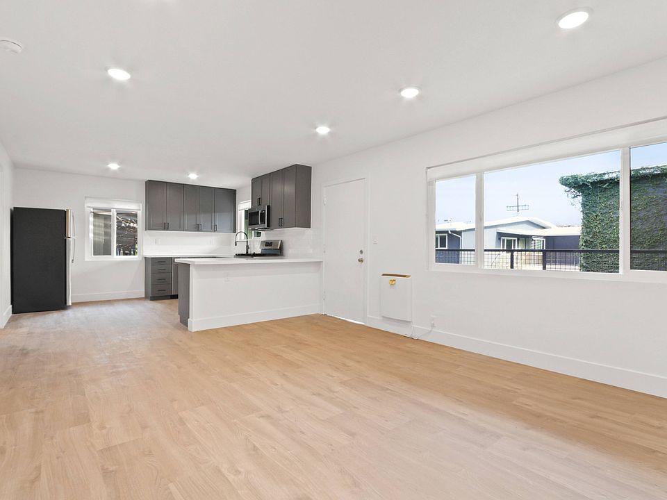 1st image of 858-860 3rd St #23