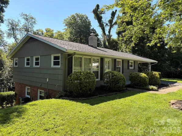 1518 11th St NW, Hickory, NC 28601