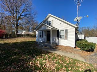 2927 Little Glendora Rd, Buchanan, MI 49107