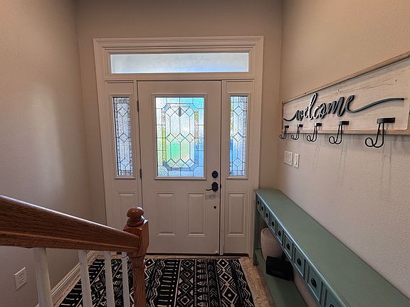 4th image of 135 Big Oaks Ln