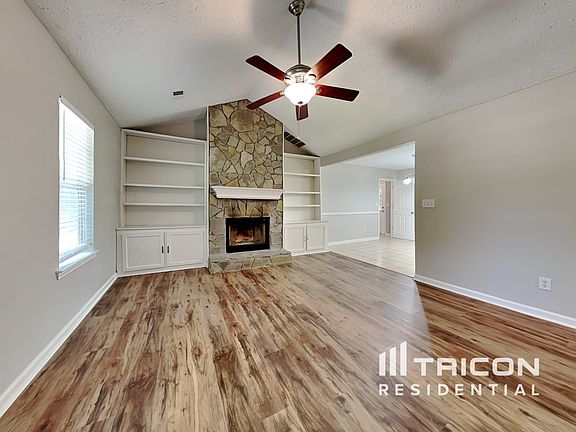 3rd image of 203 Creek Side Pl