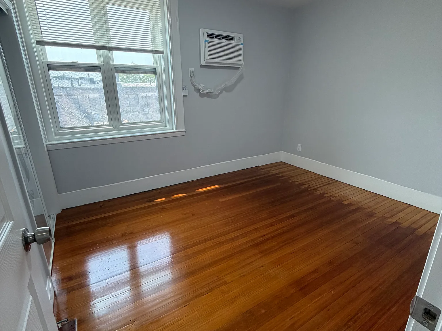 2 bed, 630 sqft, $3,500 — Photo 4