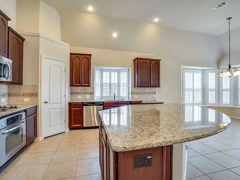 7747 Ivanhoe Dr — Photo 22