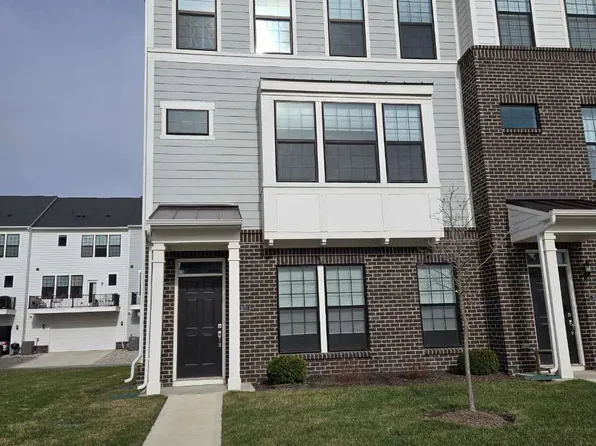 3271 Morab Dr, Zionsville, IN 46077