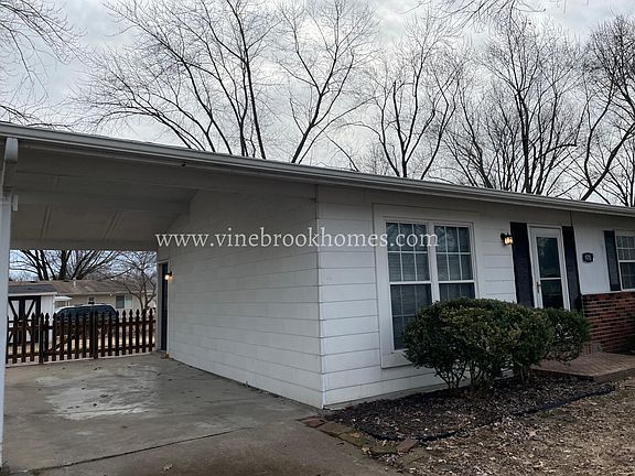 2nd image of 970 Dewayne Dr