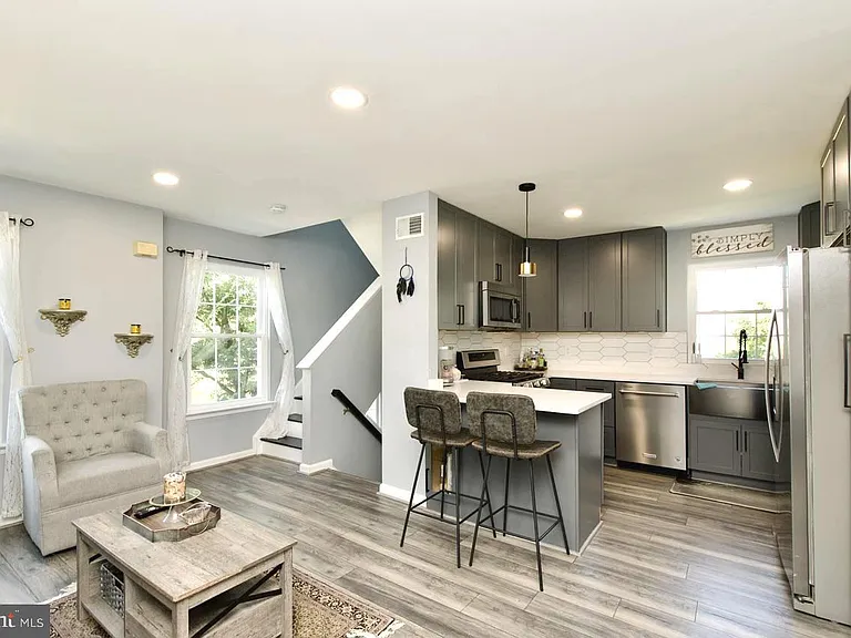 22908 Regent Ter — Photo 16