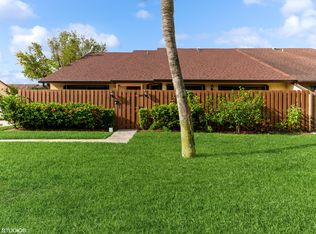 352 Springdale Cir, Palm Springs, FL 33461