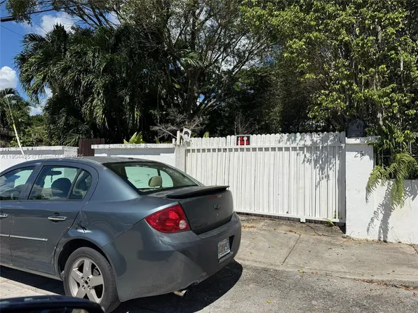 25 NW 51st St, Miami, FL 33127