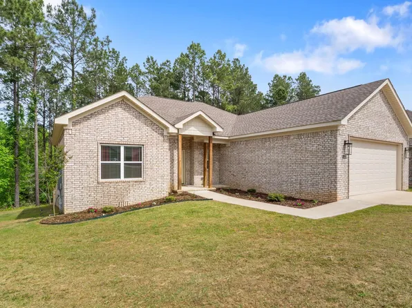 18508 Parkway Pines Dr, Bauxite, AR 72011