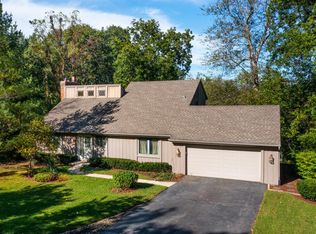 28W710 Indian Knoll Rd, West Chicago, IL 60185