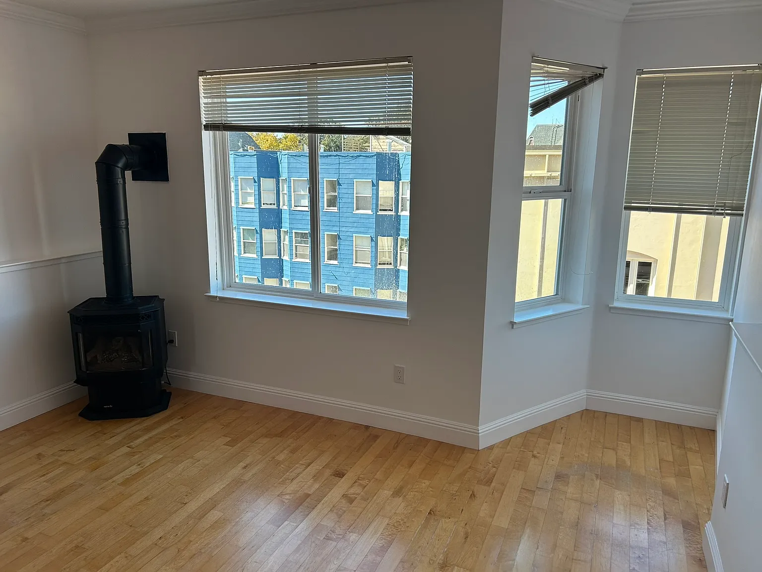 Studio, 525 sqft, $4,150 — Photo 2